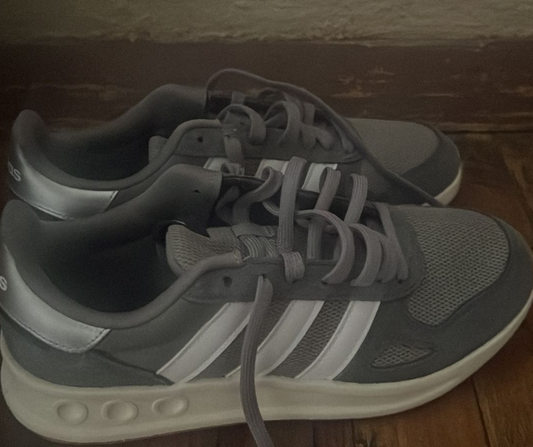 Adidas - Tenis Run 84 - Como Nuevos